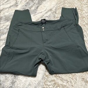 Kuhl Women's Straight Leg Pants - teal  Green size 12 reg